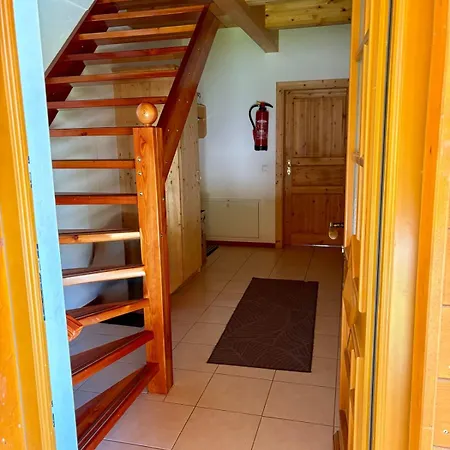 Daire Gaestehaus Lindenweg Rosegg